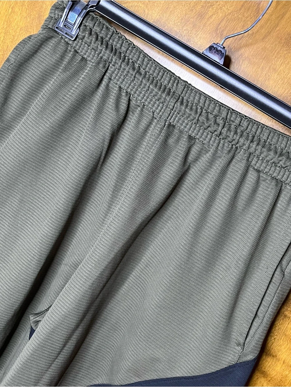 Nike Dri-FIT HBR Basketball Training Shorts Men’s L Olive Black Red Swoosh